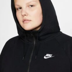 Nike Sportswear Sweatjacke Plus Size In Black-white -Damenbekleidung nike sportswear sweatjacke plus size in black white 6