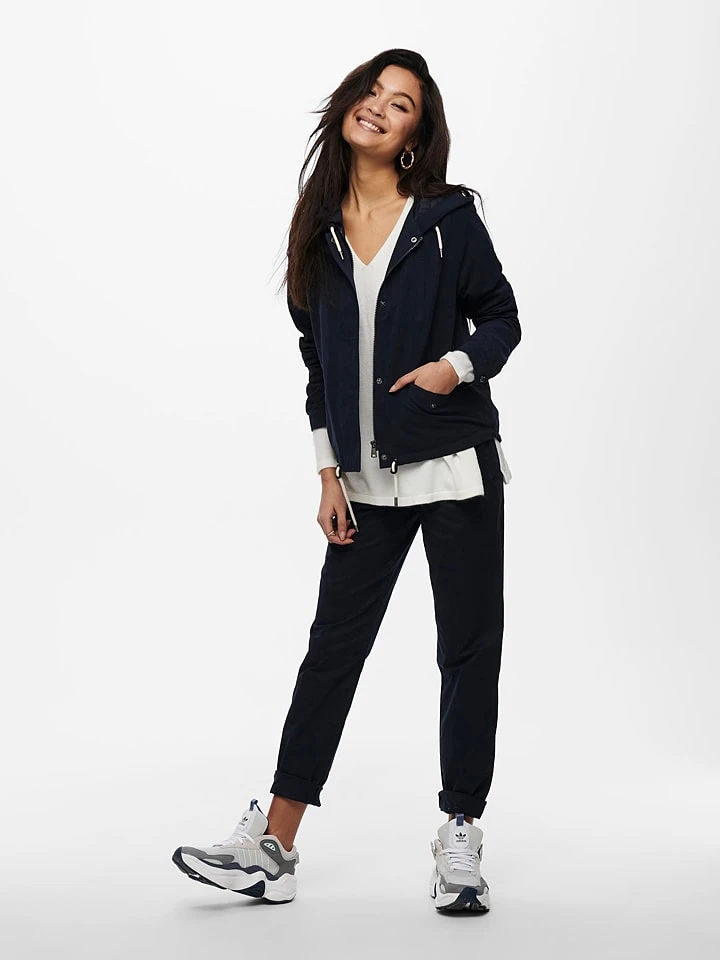 ONLY Übergangsjacke "Skylar" In Dunkelblau 4 ONLY Übergangsjacke "Skylar" In Dunkelblau – Bild 2